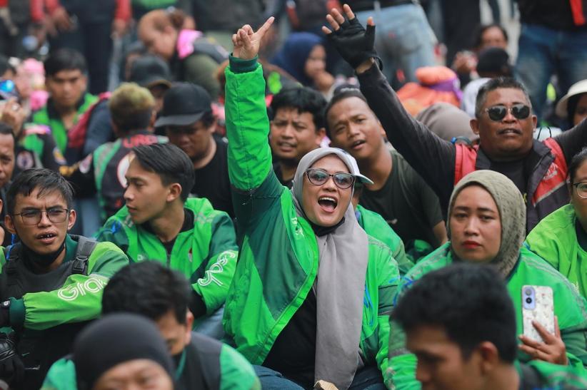 Ratusan Driver Ojol Demo Tolak Wacana Potongan Komisi 10 Persen - Bagian 1