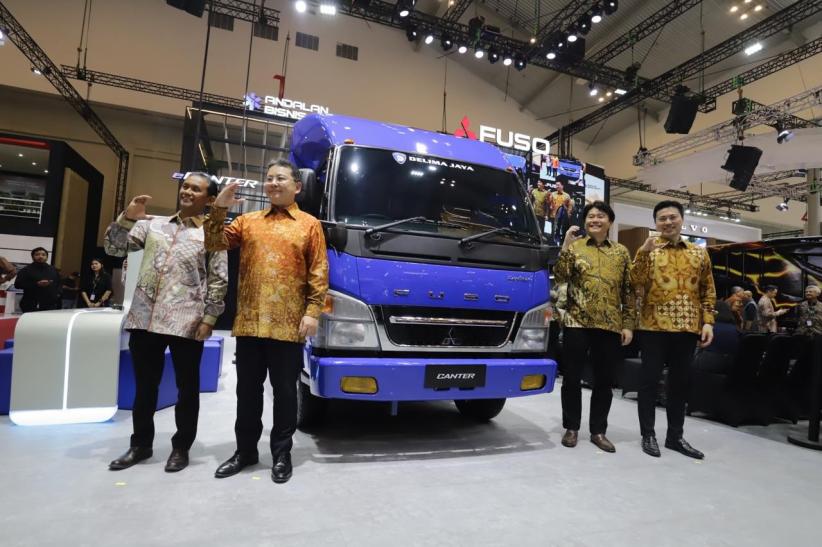 Momen 55 Tahun, Mitsubishi Fuso Hadirkan Truk Mobile Charger eCanter  - Bagian 1