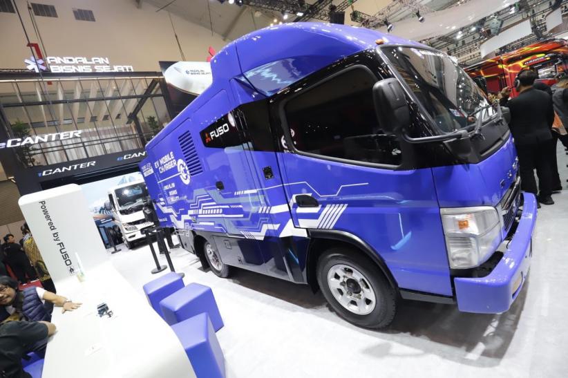 Momen 55 Tahun, Mitsubishi Fuso Hadirkan Truk Mobile Charger eCanter  - Bagian 3