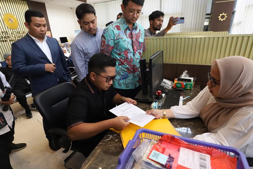 Tim Kuasa Hukum Tom Lembong Adukan Hakim ke MA - Bagian 1