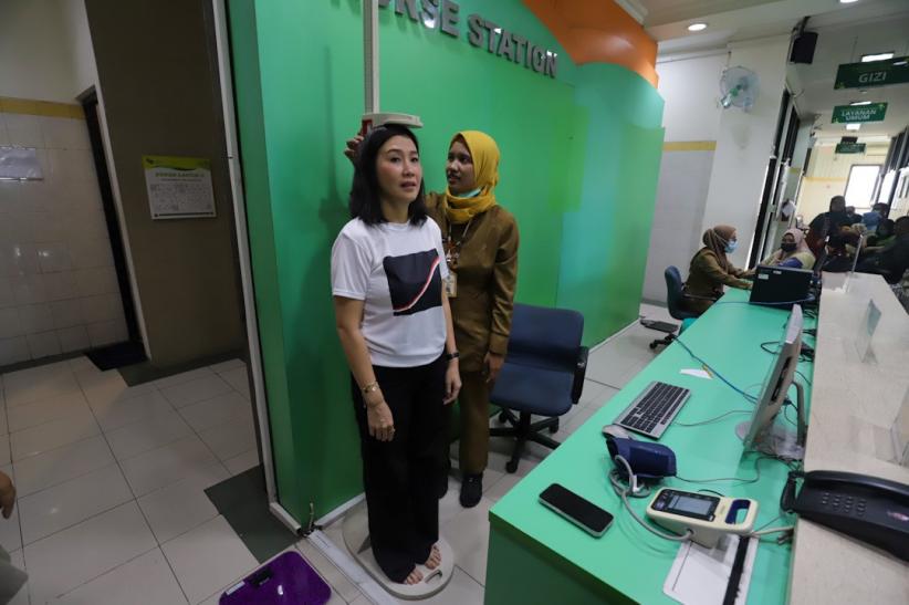 Wamen PPPA Veronica Tan bersama Dua Anaknya Cek Kesehatan Gratis di Puskesmas Penjaringan - Bagian 4