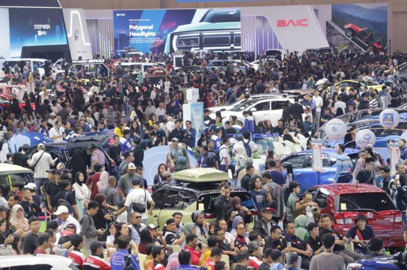 Transaksi Capai Rp2,4 Triliun, Booth Astra Financial di GIIAS 2025 Membeludak - Bagian 4