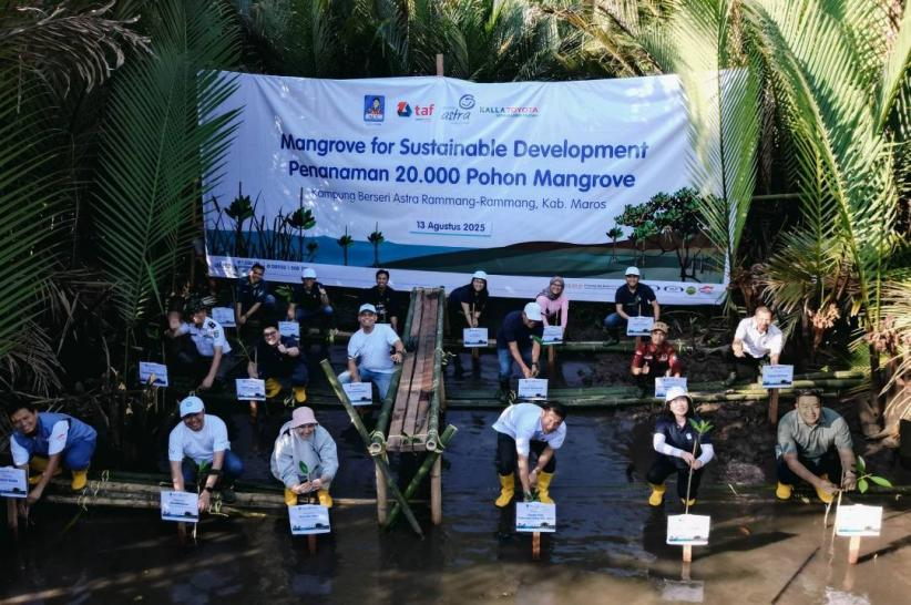 Penanaman 20.000 Bibit Mangrove di KBA Rammang-Rammang Maros - Bagian 1