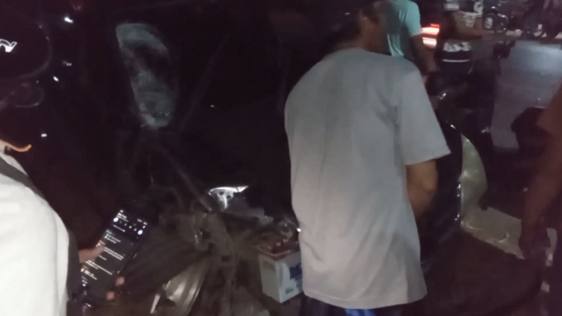 Mobil Hilang Kendali Tabrak 2 Motor di Gowa, 1 Orang Tewas 1 Luka Parah