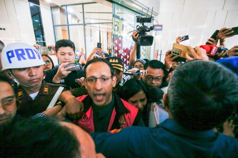 Tampang Nadiem Makarim Pakai Rompi Tahanan Kejagung - Bagian 5