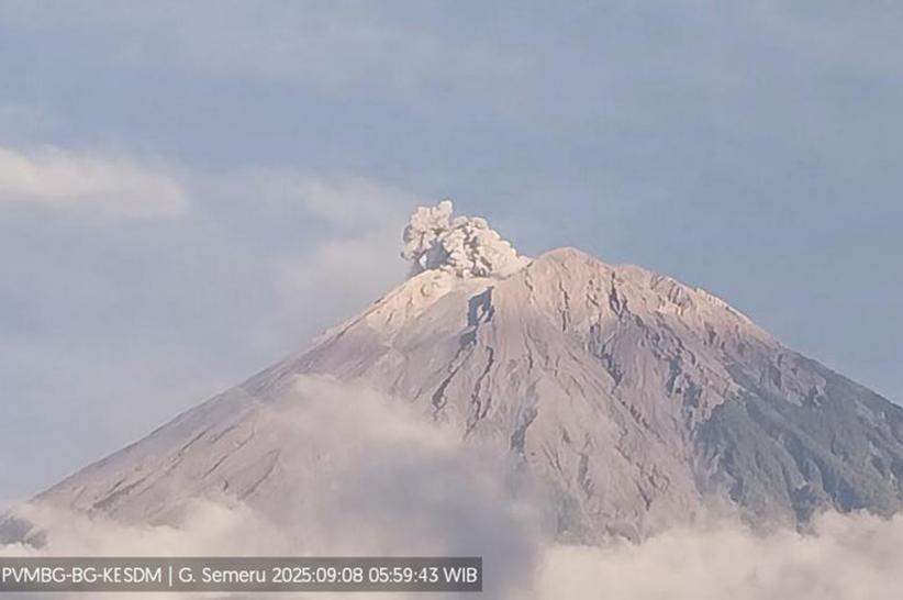 Gunung Marapi Meletus Hari Ini, Abu Vulkanik Guyur Batu Palano