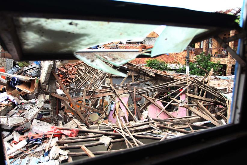 Ledakan di Pondok Cabe Hancurkan Belasan Rumah Warga - Bagian 2