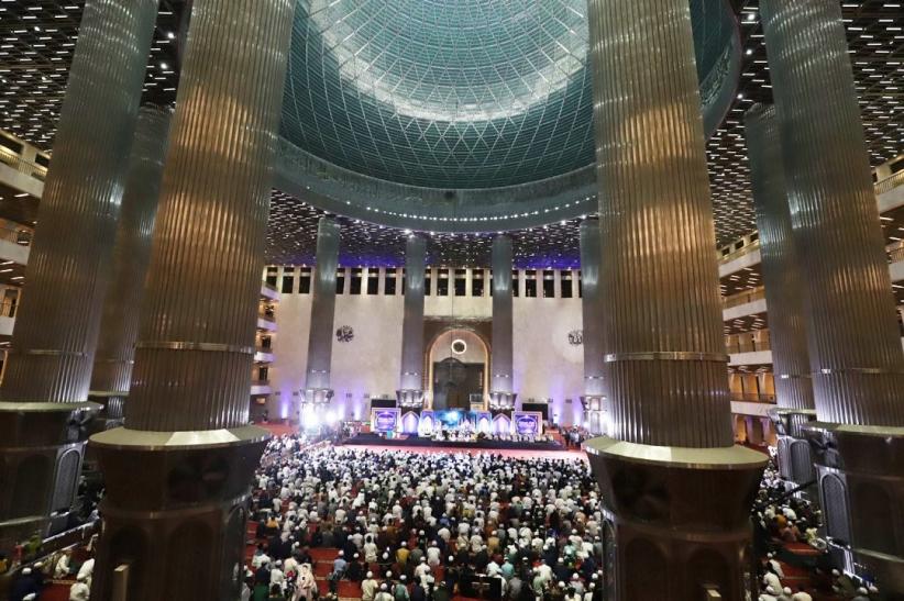 Cahaya Hati Cahaya Indonesia: Ribuan Jemaah Doa untuk Bangsa - Bagian 5