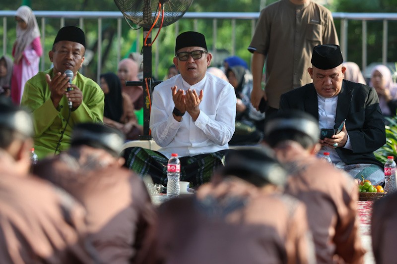 Jelang Setahun Pemerintahan Presiden Prabowo, Ribuan Warga Jakarta Ikuti Doa Bersama - Bagian 1