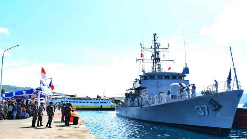 Tiba di Bitung, Begini Penampakan Kapal Perang Filipina