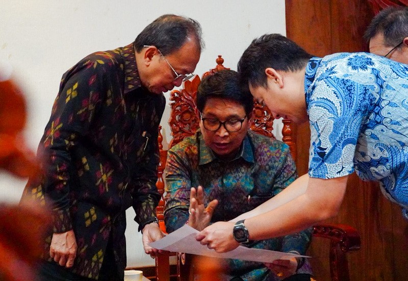 Buka Akses Jalan Masyarakat, GWK Geser Tembok Perimeter - Bagian 1