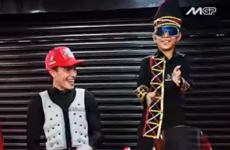 Kisah Marquez Joget Aura Farming Bareng Bocah Joki Pacur Jalur di MotoGP 2025 Mandalika