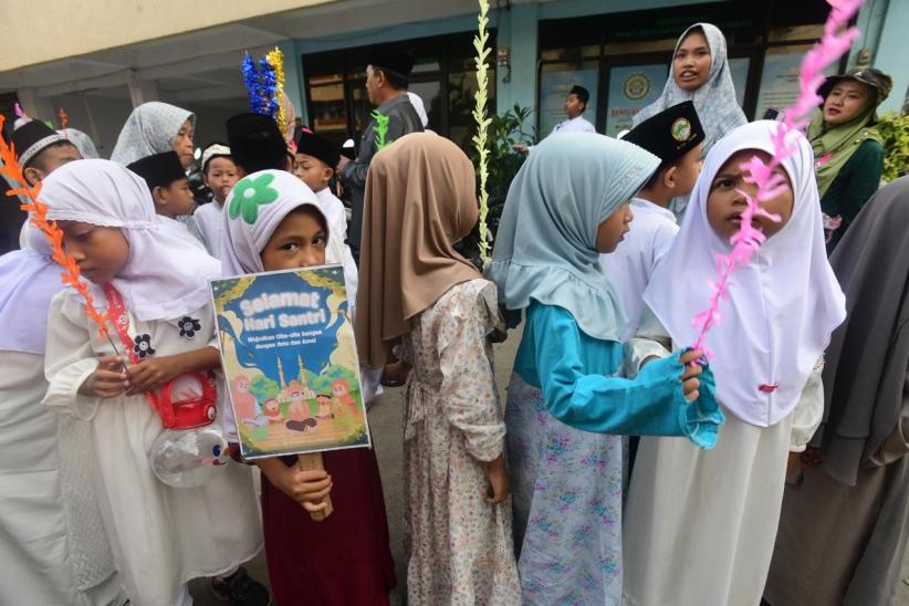 Doa Bersama dan Pawai Peringati Hari Santri Nasional - Bagian 3