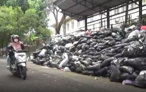Sampah di Depo Kota Baru Joga Meluber hingga Jalan, Begini Reaksi DPRD