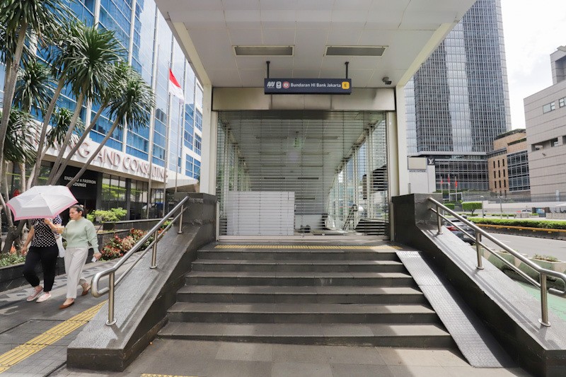 MRT Jakarta Hentikan Operasional Imbas Pohon Tumbang - Bagian 3