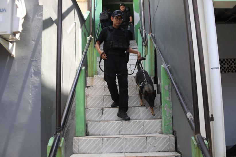 Penggerebekan Narkoba di Kampung Berlan, 23 Tersangka Diamankan - Bagian 4