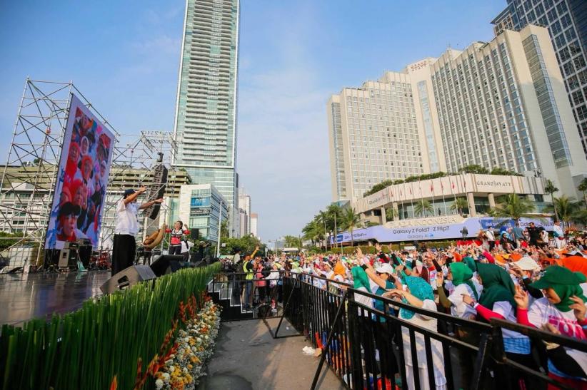 Antusiasme Warga Ikuti Fun Walk Meriahkan HUT ke-58 KADIN - Bagian 4
