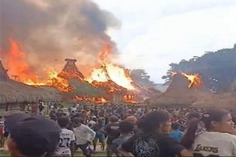 Kebakaran Hebat Kampung Adat Waruwora di Sumba Barat, 28 Rumah Dilahap Api