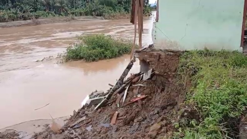 Sungai Batang Anai Sumbar Kembali Meluap, 3 Rumah Hanyut