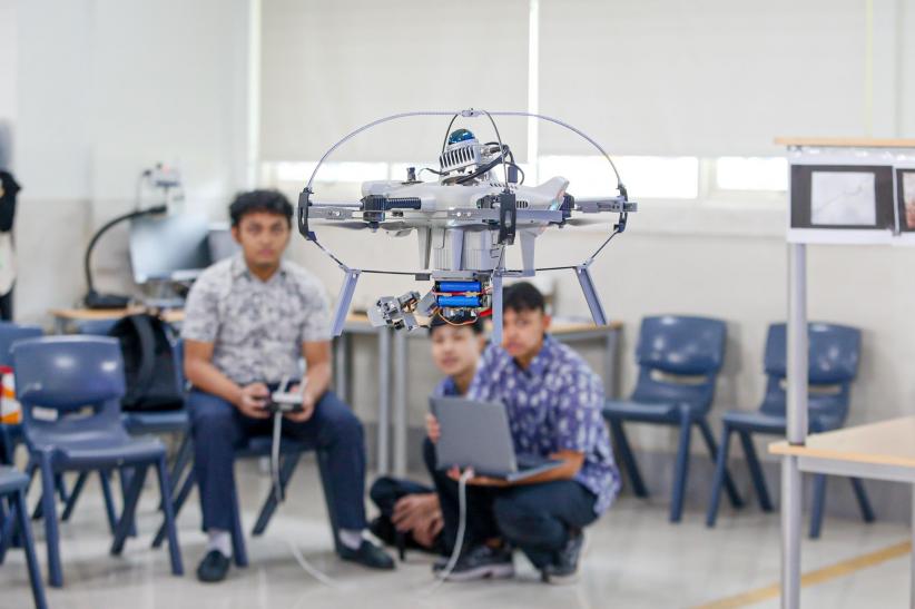 Tiga Pelajar SMA Kembangkan Drone AI untuk Bantu Penanganan Bencana - Bagian 1