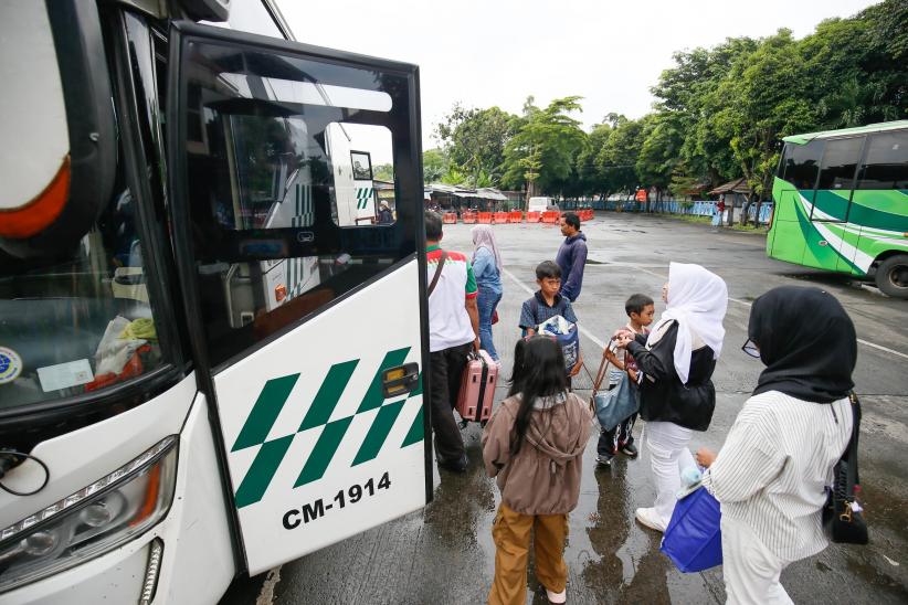 Suasana Terminal Kampung Rambutan Jelang Libur Nataru 2026 - Bagian 5