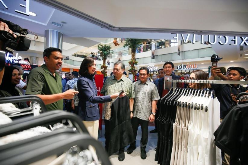 Kejar Perputaran Belanja Rp110 Triliun, Para Menteri Cek Promo Akhir Tahun di Mal - Bagian 1