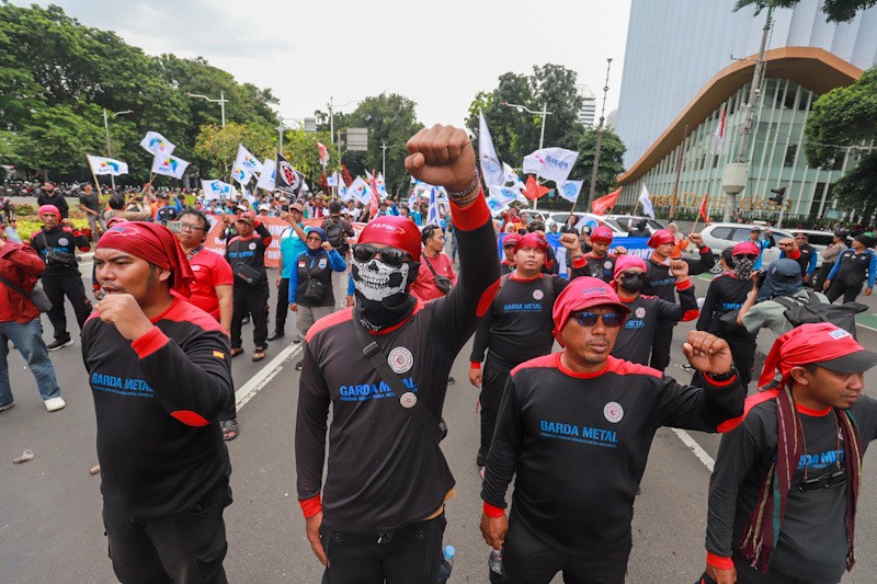 Ratusan Buruh Konvoi dari Bekasi, Tolak UMP Jabar dan DKI Jakarta - Bagian 3