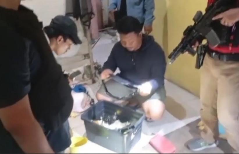 Pabrik Senpi Ilegal di Sumedang Terbongkar, Polisi Tangkap 5 Orang