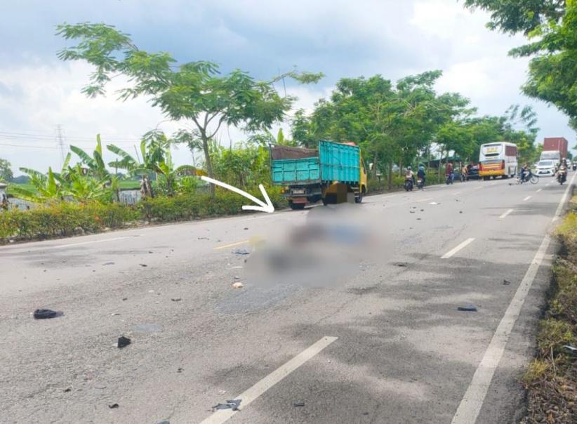 Kecelakaan Maut di Jalan Bojonegoro-Babat, Pemotor Tewas Ditabrak Minibus
