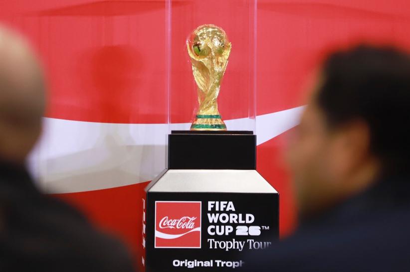 Penampakan Trofi Asli Piala Dunia Mampir ke Indonesia - Bagian 2