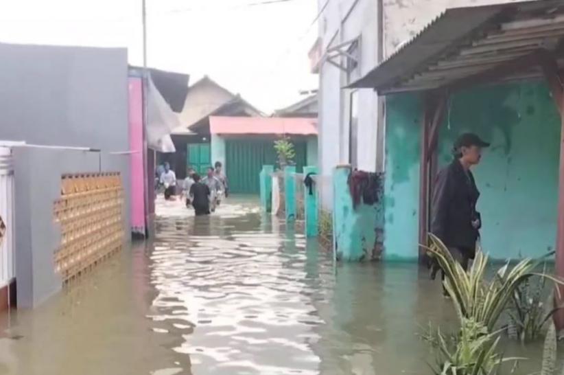 Banjir Rendam Ribuan Rumah di Babelan Bekasi Setinggi 70 Cm, Warga Bertahan Tak Mengungsi