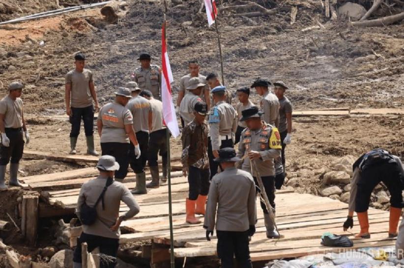 Jembatan Darurat Kampung Setie Bener Meriah Dibangun, Akses Warga Kembali Terbuka