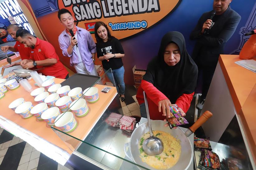 Mencicipi Mi Nyemek Buatan Dua Legenda Warmindo  - Bagian 1