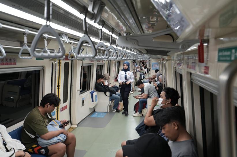 Selama Ramadan, Penumpang LRT Jabodebek Bisa Buka Puasa di Kereta hingga Jam 19.00 WIB - Bagian 1