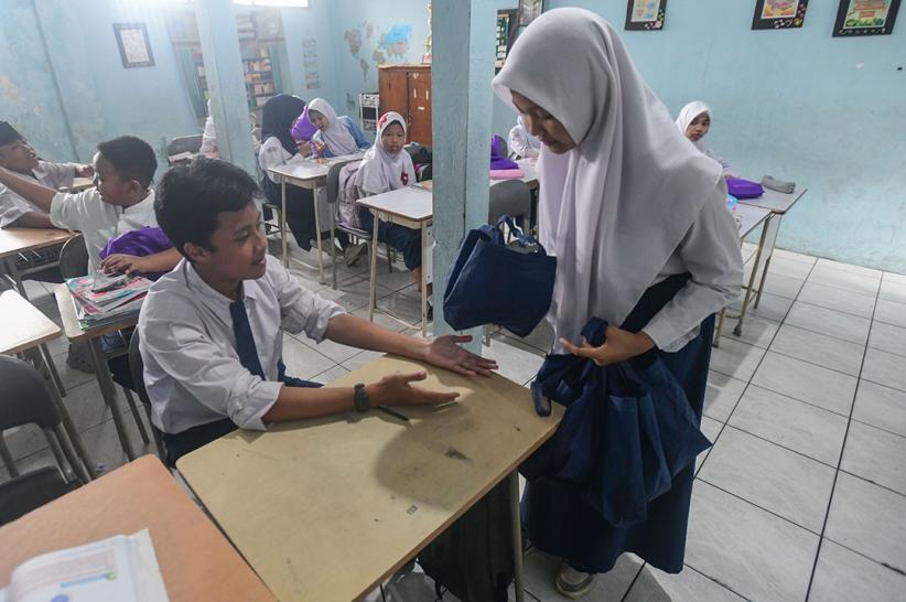 Ekspresi Anak-Anak Dapat MBG saat Puasa Ramadan - Bagian 4