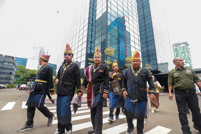 Datangi Kementerian LH, Pemangku Hak Ulayat Dukung Investasi Tambang di Dairi - Bagian 2