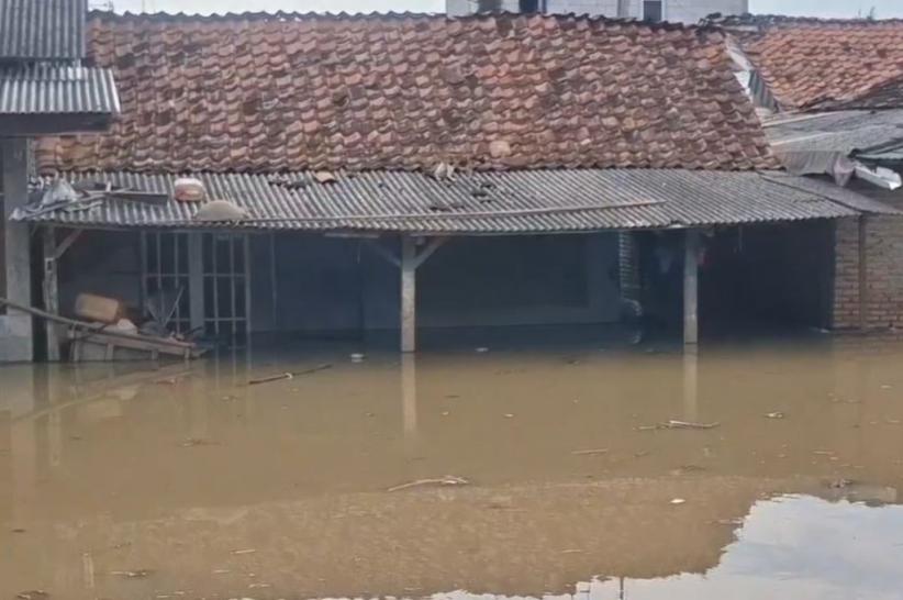Banjir Karawang Hari Kedua, 340 Rumah Terendam hingga 1.194 Warga Terdampak