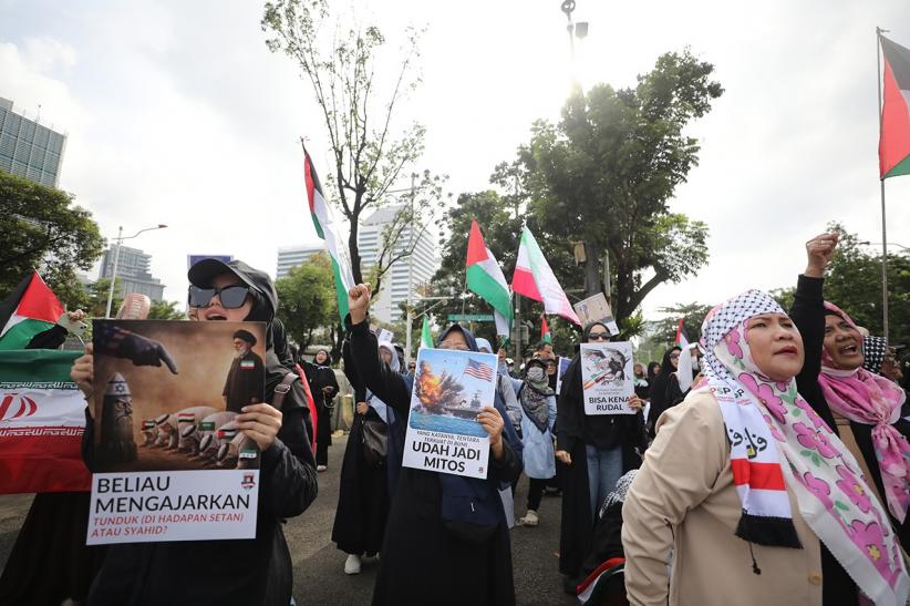 Aksi Solidaritas untuk Iran di Depan Kedubes AS Jakarta - Bagian 3