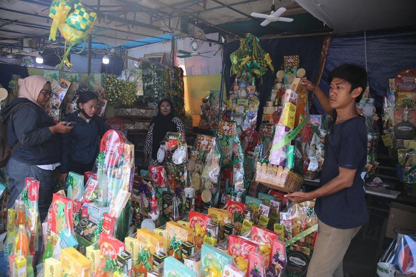 Berburu Parsel Lebaran di Kawasan Cikini - Bagian 5