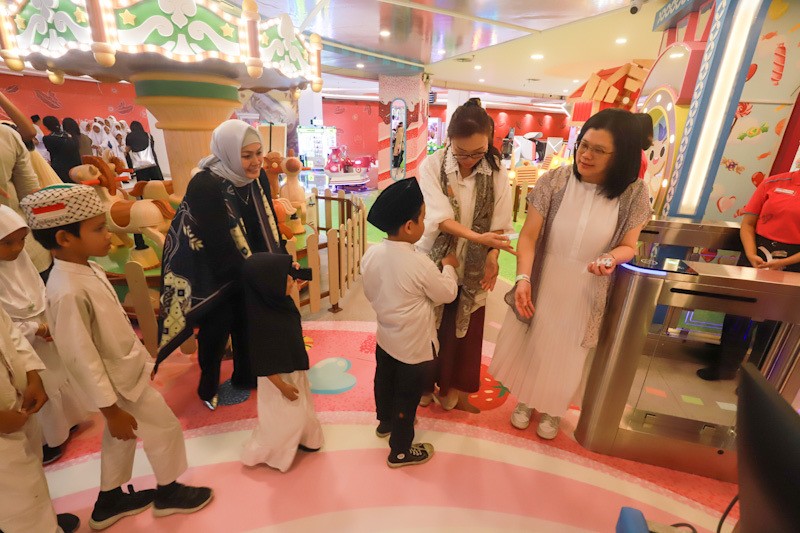 Berbagi Berkah Ramadan, Ribuan Anak Yatim Ngabuburit di Pusat Perbelanjaan LMI    - Bagian 3