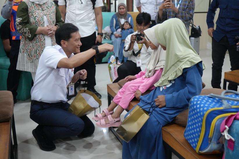 KAI Pantau Kesiapan Stasiun Cirebon Hadapi Lonjakan Penumpang Lebaran - Bagian 1