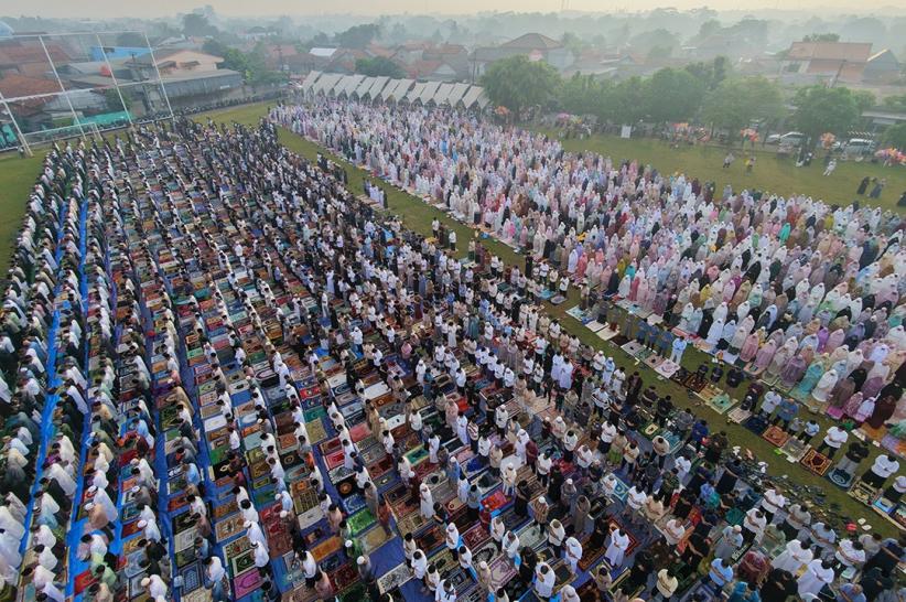 Ribuan Jemaah Muhammadiyah Salat Idulfitri di Lapangan PSP Depok - Bagian 1