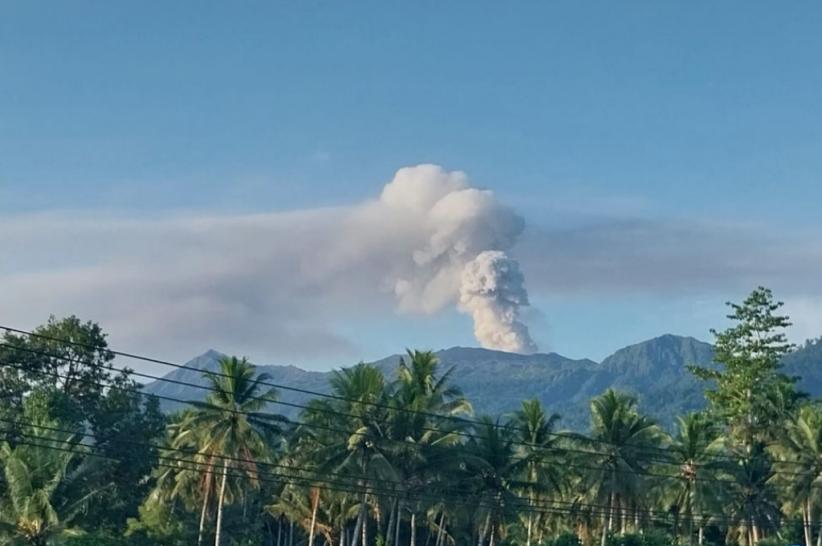 Gunung Dukono di Maluku Utara Meletus Hari Ini, Muntahkan Abu Vulkanik 2.000 Meter