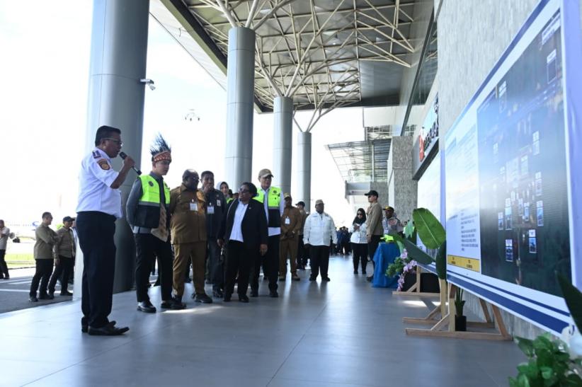 Wapres Gibran Tinjau Pengembangan Bandara Nabire untuk Konektivitas Papua Tengah - Bagian 2