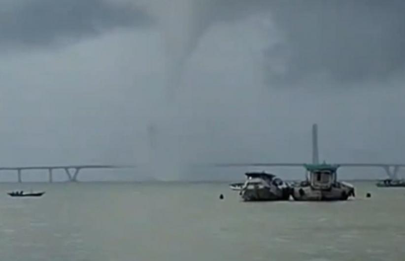 Geger Pusaran Angin Mirip Tornado di Jembatan Suramadu, Ini Kata BPBD Bangkalan