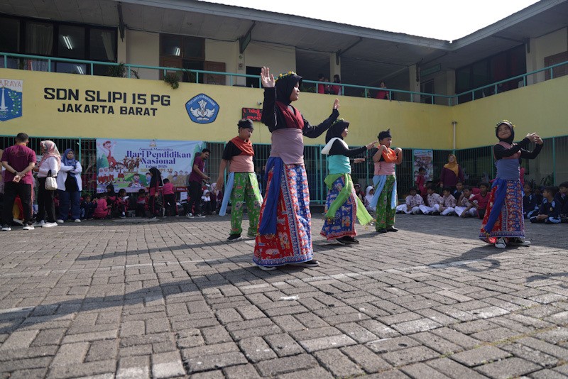 Semangat Para Pelajar SD Sambut Hari Pendidikan Nasional - Bagian 1