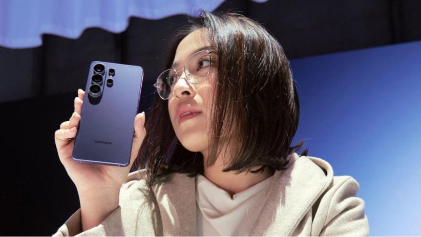 Bernadya Coba Langsung Galaxy S26 Ultra: Desain Tipis Cocok untuk Mobilitas