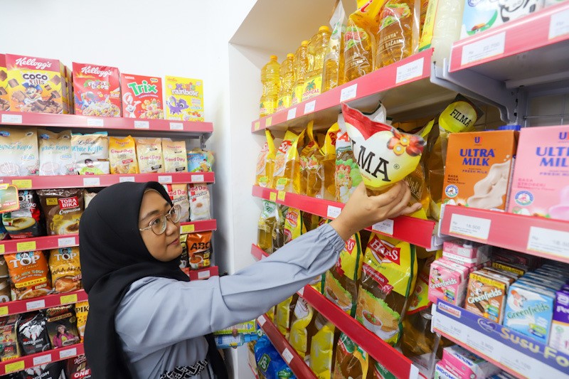 Harga Minyak Goreng Kemasan Premium Merangkak Naik - Bagian 1