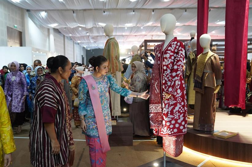 Ibu Wapres Selvi Gibran Rakabuming Raka Hadiri Pembukaan HUT ke-80 Persit KCK  - Bagian 1