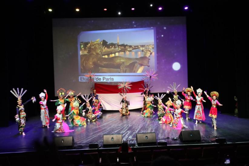 Keren! Tim Tari SMAN 28 Jakarta Harumkan Indonesia di 37th Etoiles de Paris 2026 - Bagian 1